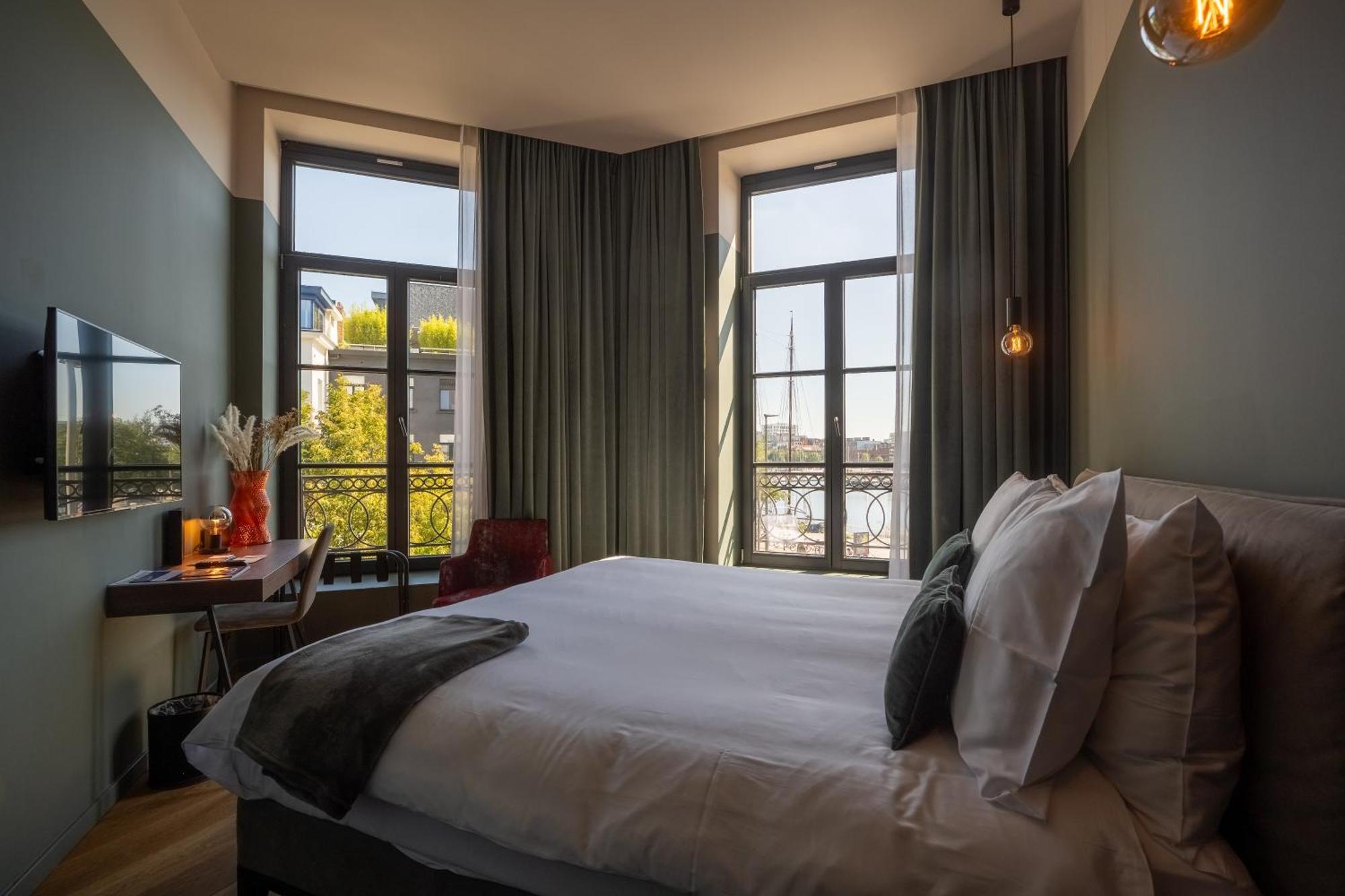 U Eat & Sleep Antwerp Hotell Exteriör bild