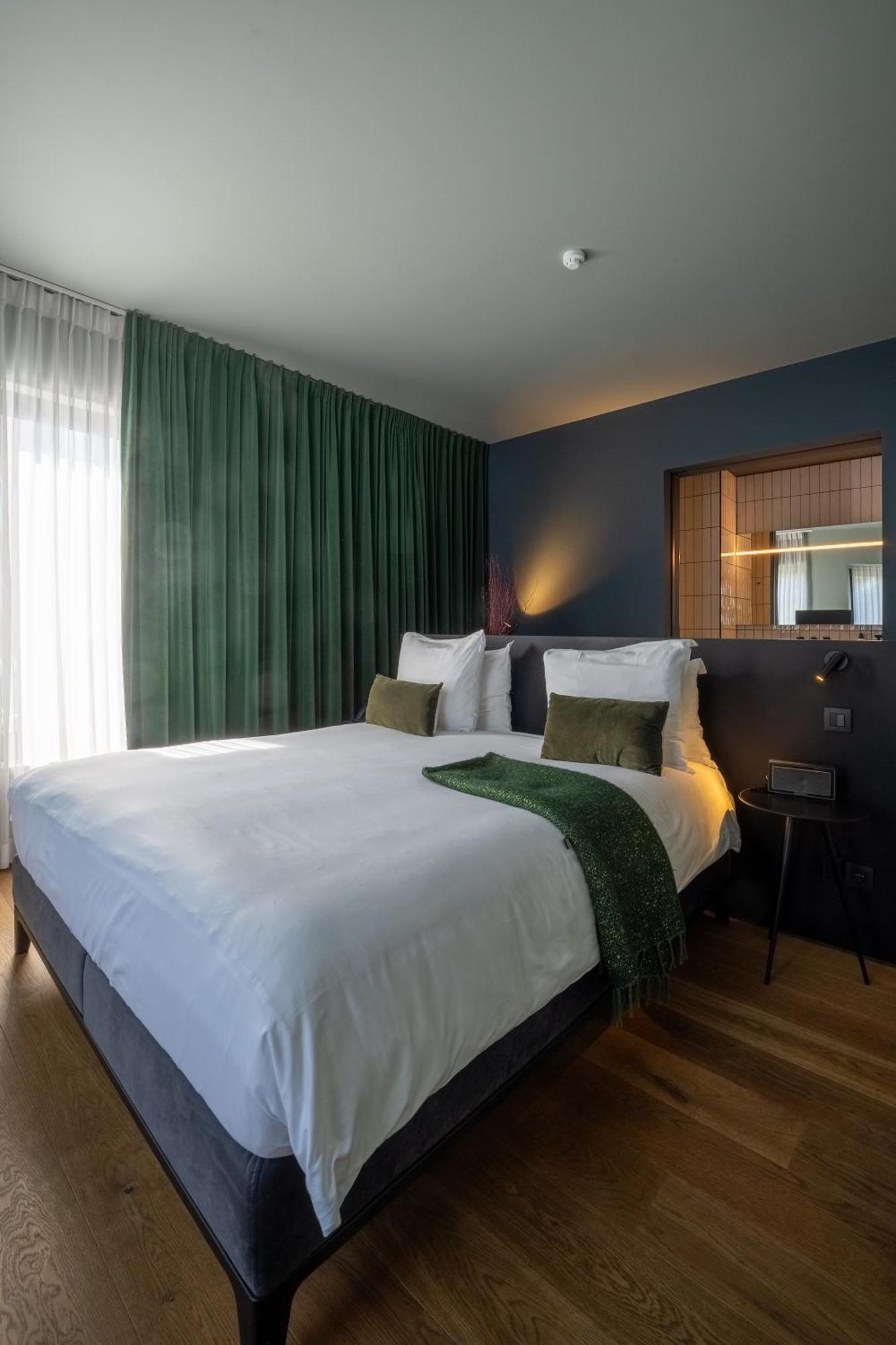 U Eat & Sleep Antwerp Hotell Exteriör bild