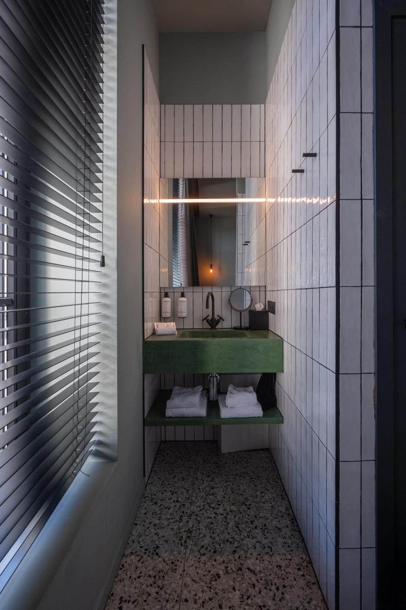 U Eat & Sleep Antwerp Hotell Exteriör bild