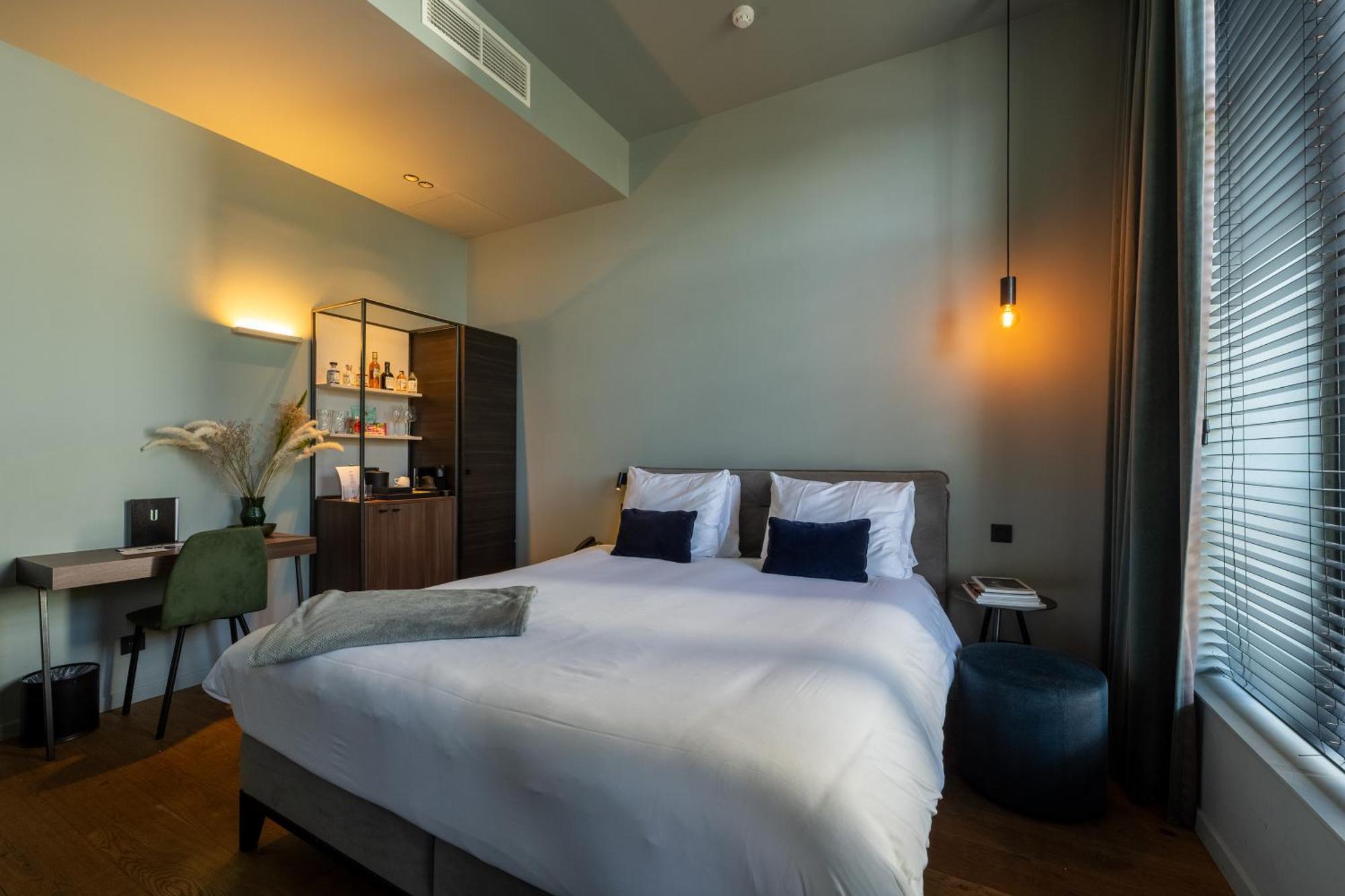 U Eat & Sleep Antwerp Hotell Exteriör bild