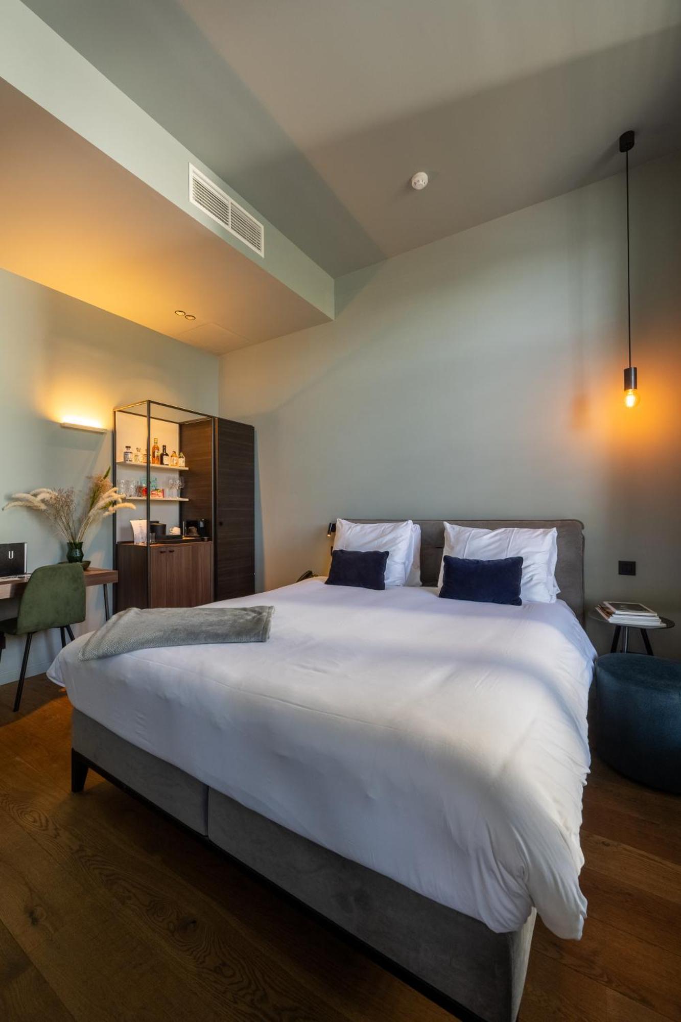U Eat & Sleep Antwerp Hotell Exteriör bild