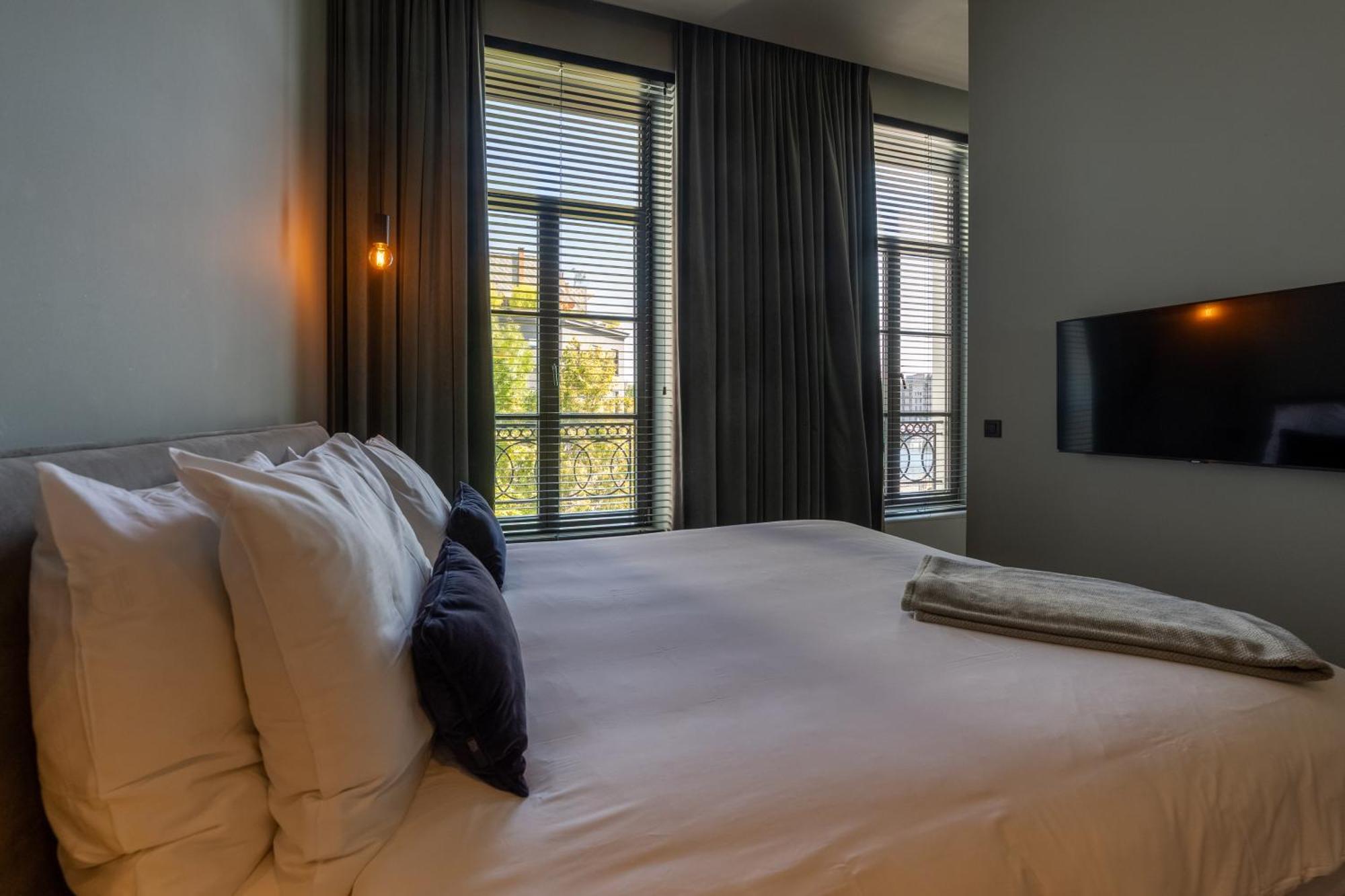 U Eat & Sleep Antwerp Hotell Exteriör bild