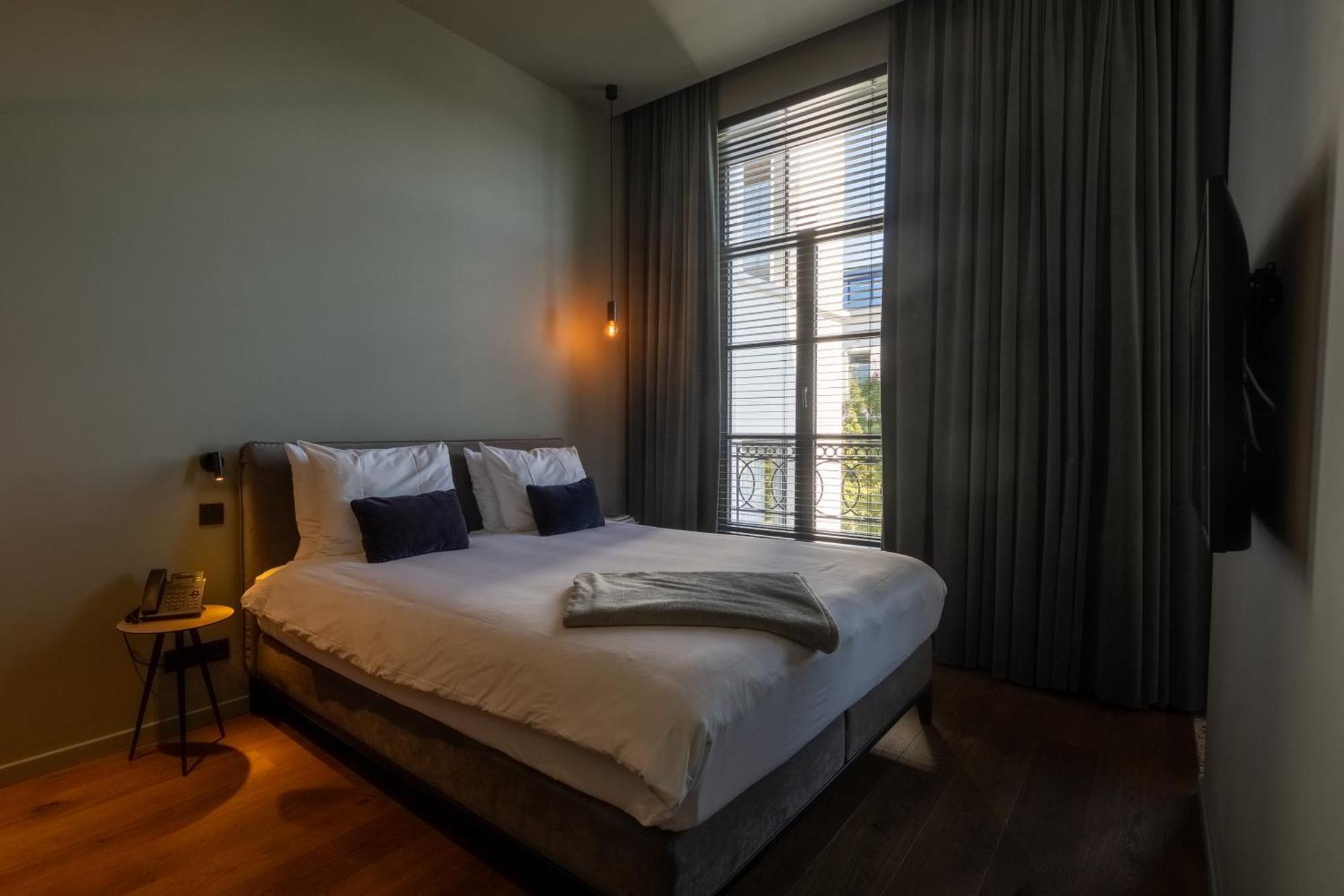 U Eat & Sleep Antwerp Hotell Exteriör bild