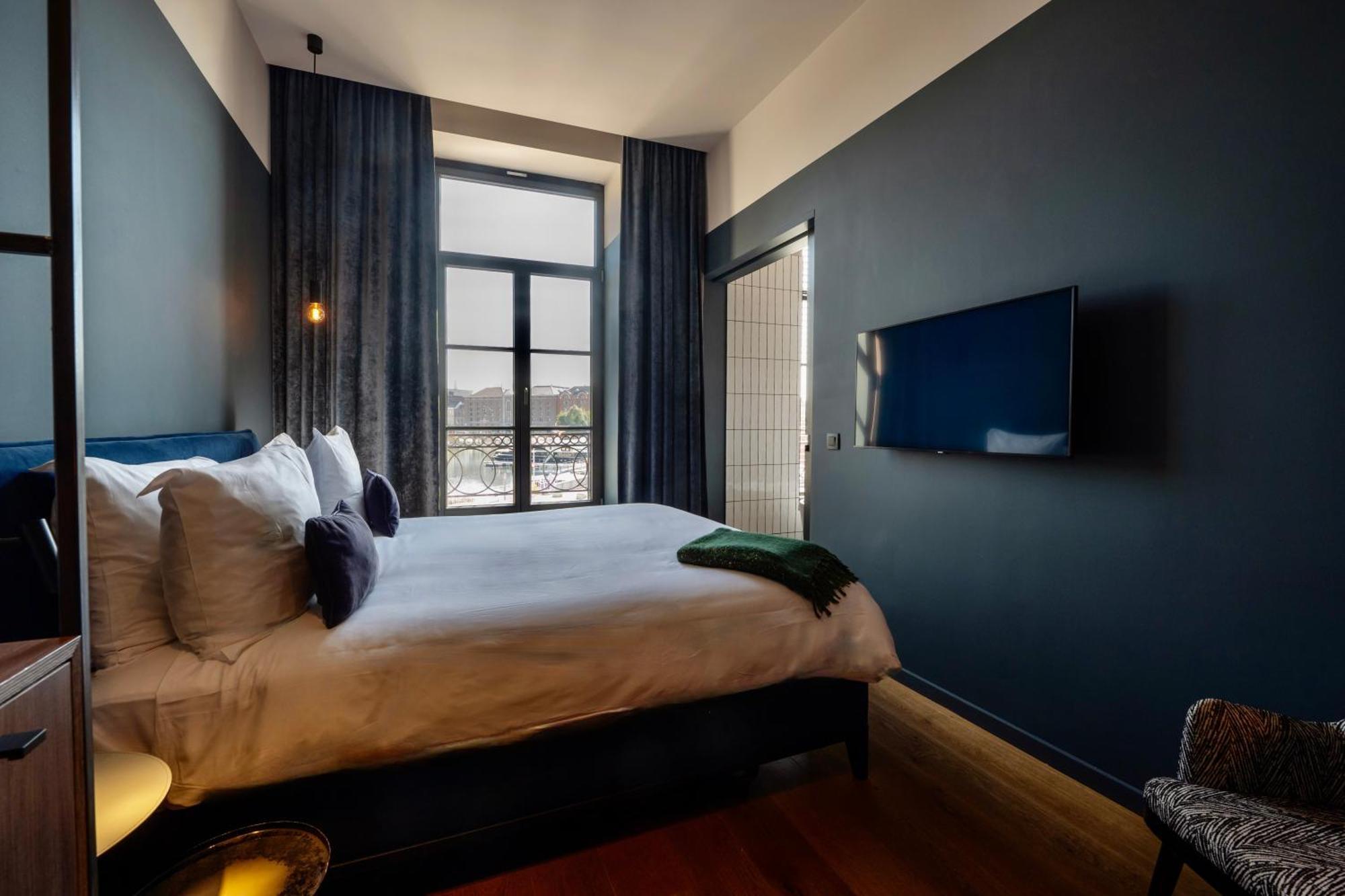 U Eat & Sleep Antwerp Hotell Exteriör bild