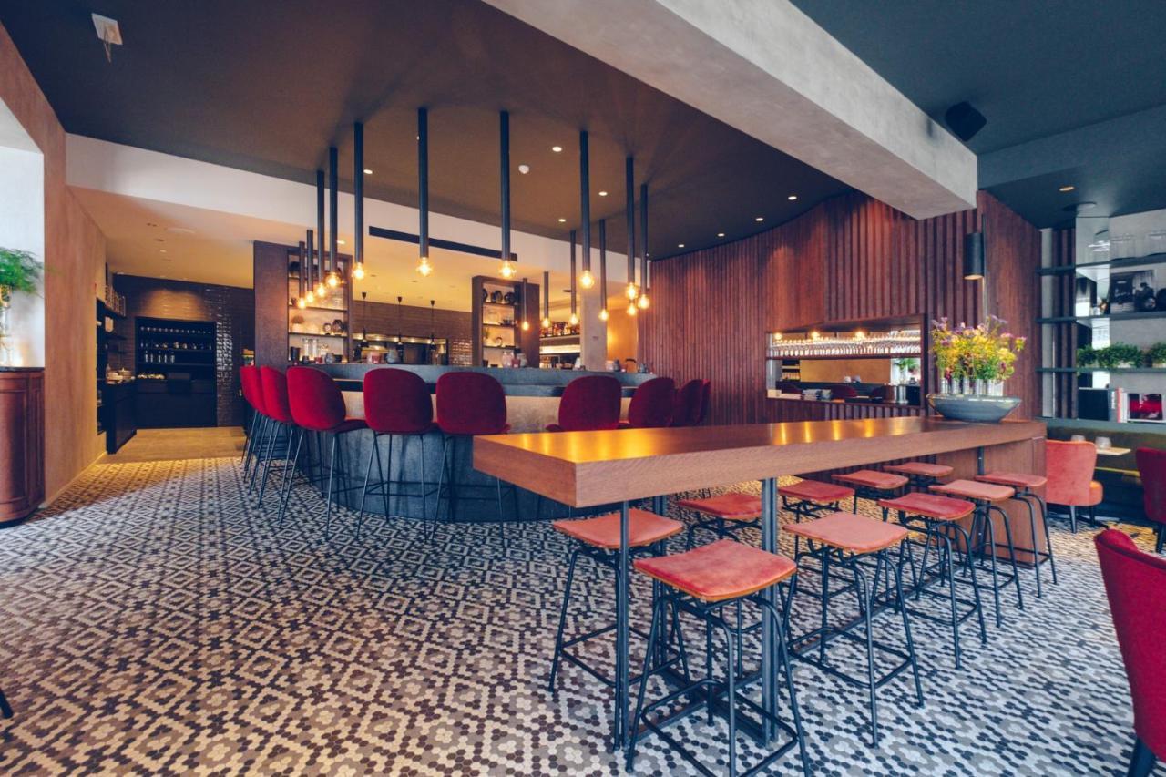 U Eat & Sleep Antwerp Hotell Exteriör bild